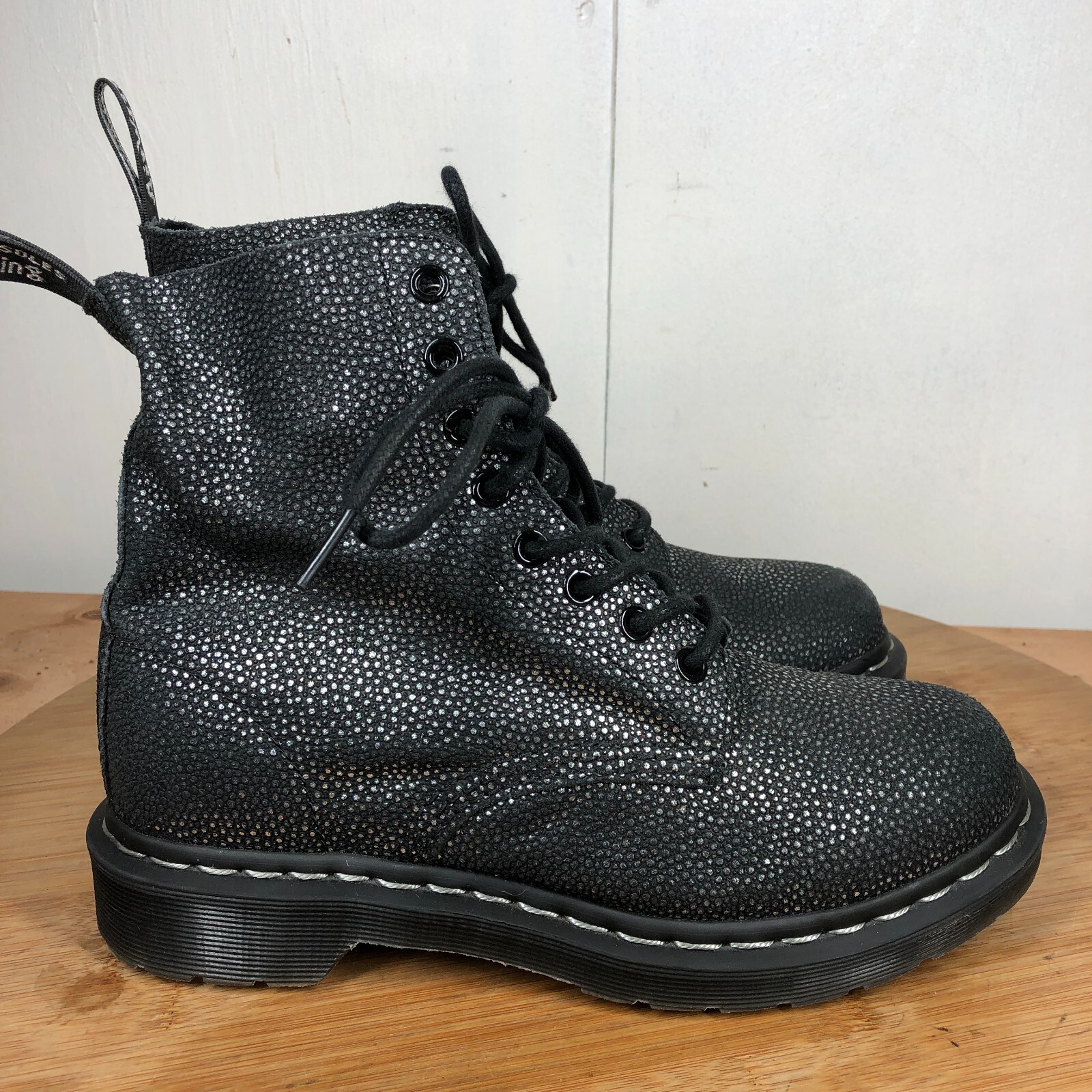 Dr Doc Martens Boots Womens 7 Pascal Black Leather Classic Casual Punk