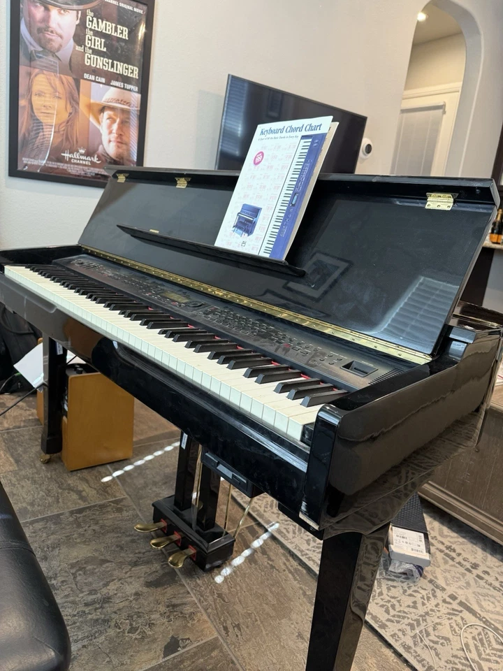 Suzuki GP-3 mini grand digital piano - Image 4 of 4