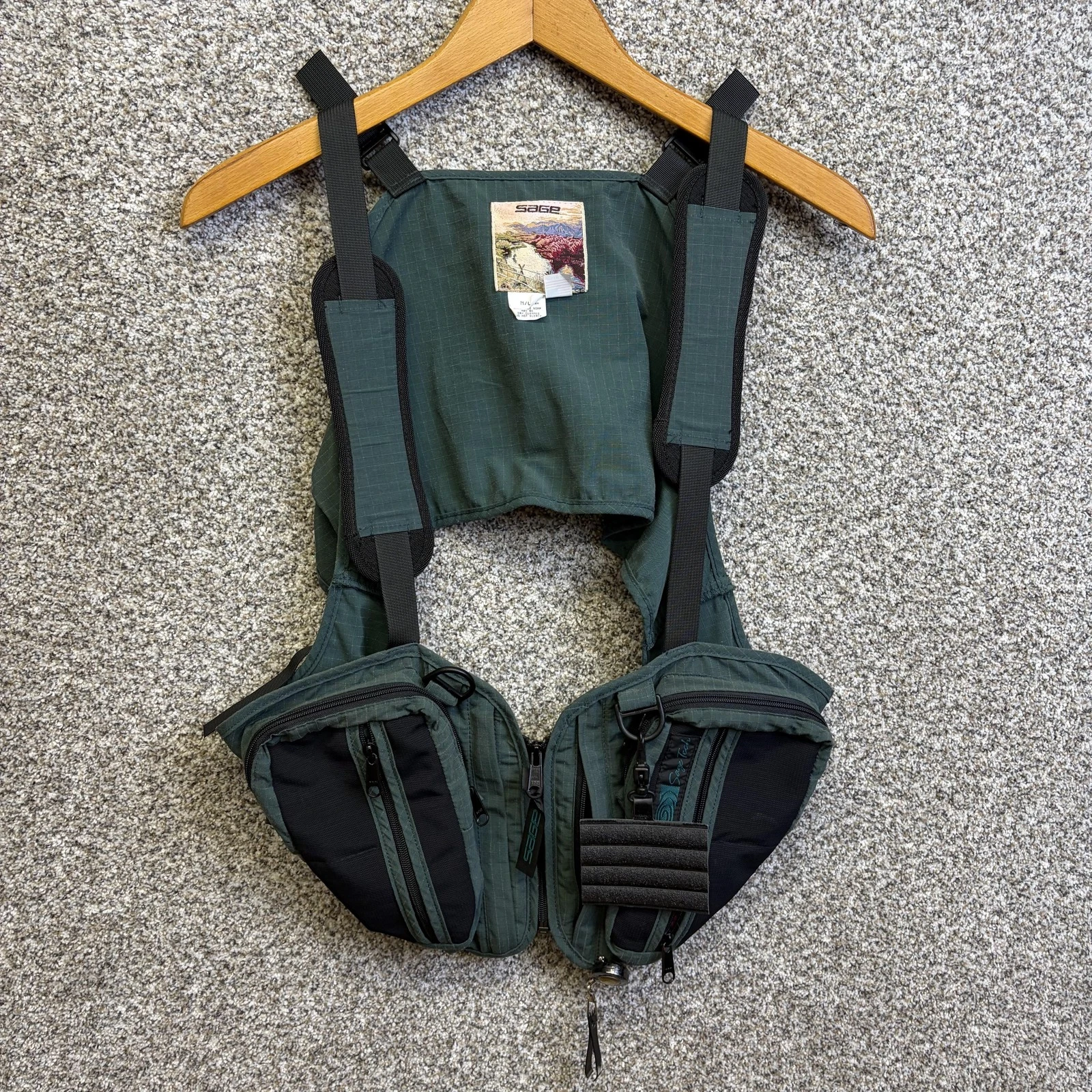 VTG Sage Fly Fishing Tech Vest Mens M/L Green Zip Pockets Made USA RARE SAMPLE
Opens in a new window
