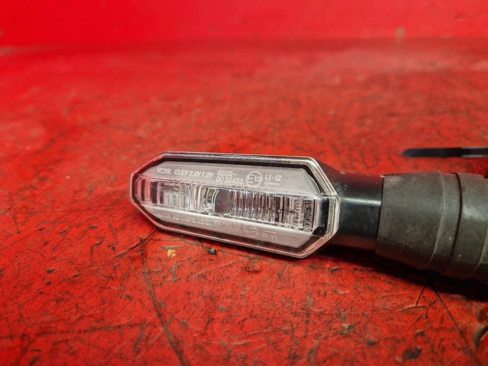 PAR LUCES INDICADORAS DELANTERAS HONDA CB1000R 2021 Foto 4 de 4