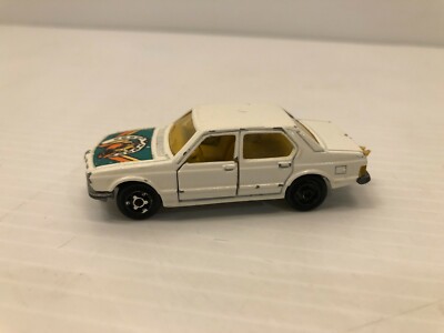 Voiture BMW 733 verte - Majorette réf 256 - 1/60