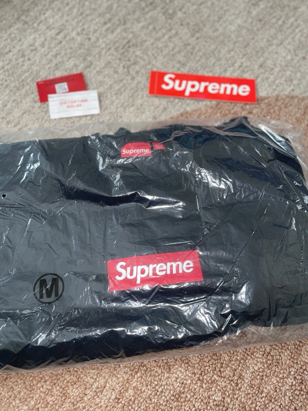 Col rond logo Supreme Box (FW22) noir moyen