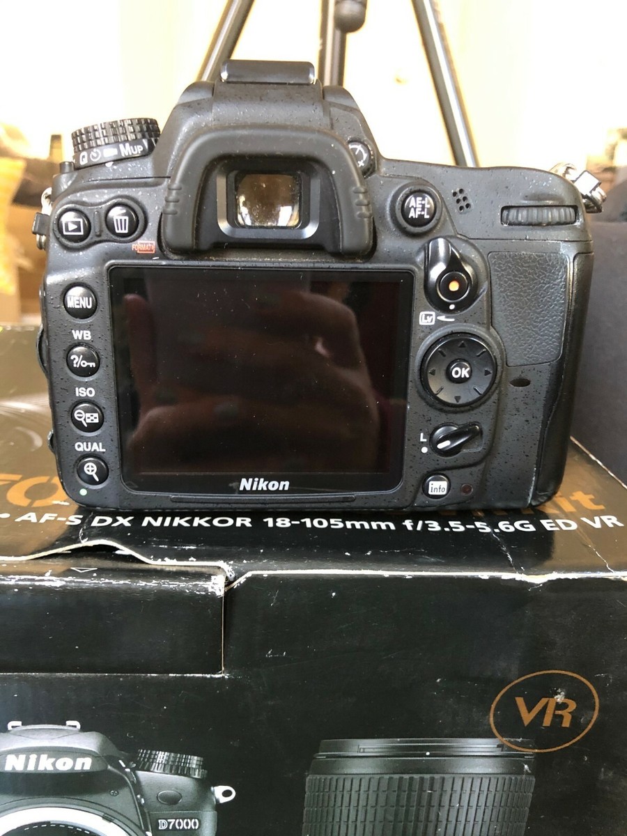 Nikon D7000 18-105 VR Kit (body + lens) + Accessories (case Nikon D7000 18-105 VR Kit (body + lens) + Accessories (case