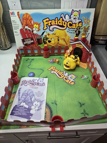 Vintage 1994 Fraidy Cats Milton Bradley Board Game Incomplete | Mutt Not Working