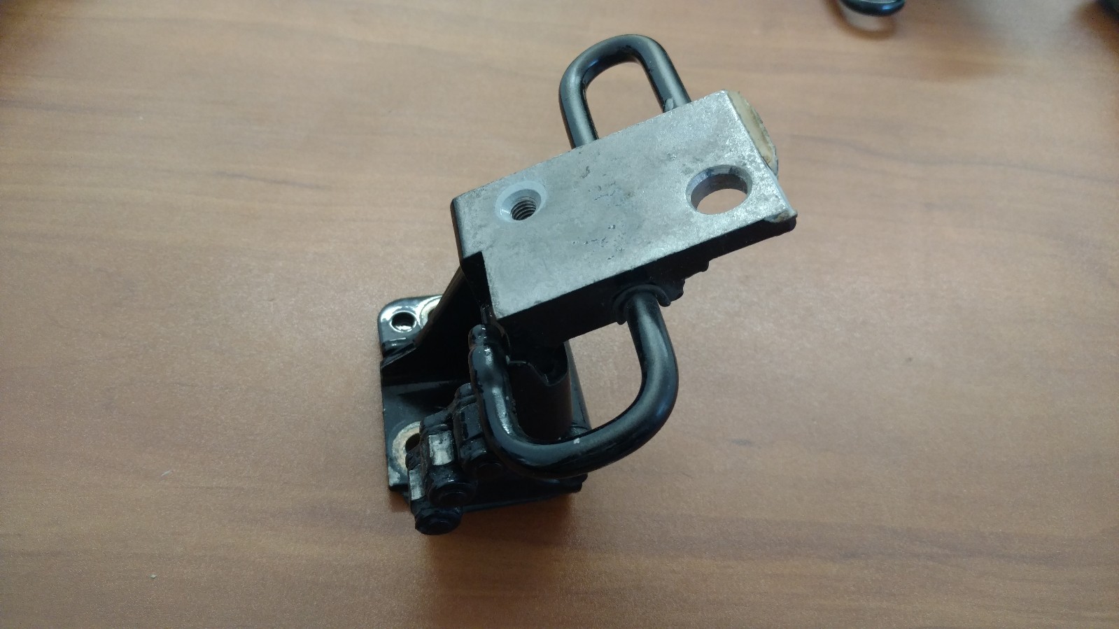 LAMBORGHINI GALLARDO LEFT FRONT LOWER DOOR HINGE OEM 4E0831411C