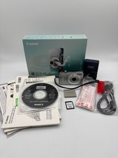 Canon PowerShot Digital ELPH SD750 Digital 7.1MP Digital Camera Silver Bundle