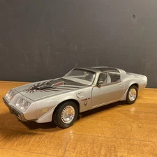 Road Signature 1/18 1979 Pontiac Firebird Trans Am  10th Anniversary Diecast