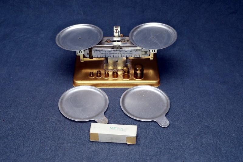  Pelouze Precision Balance Metric Scale Model R-47.
