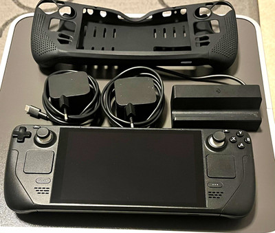 Valve Steam Deck 256 GB LCD + Original Docking Station + Zubehörpaket