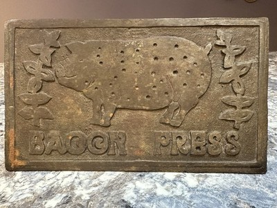 Vintage Cast Iron Bacon Press Pig Design Farmhouse Kitchen Tool Wood Handle