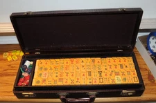 Vintage Mah Jong Set Butterscotch Bakelite Mahjong  Board Game 156 Tiles 5 Racks