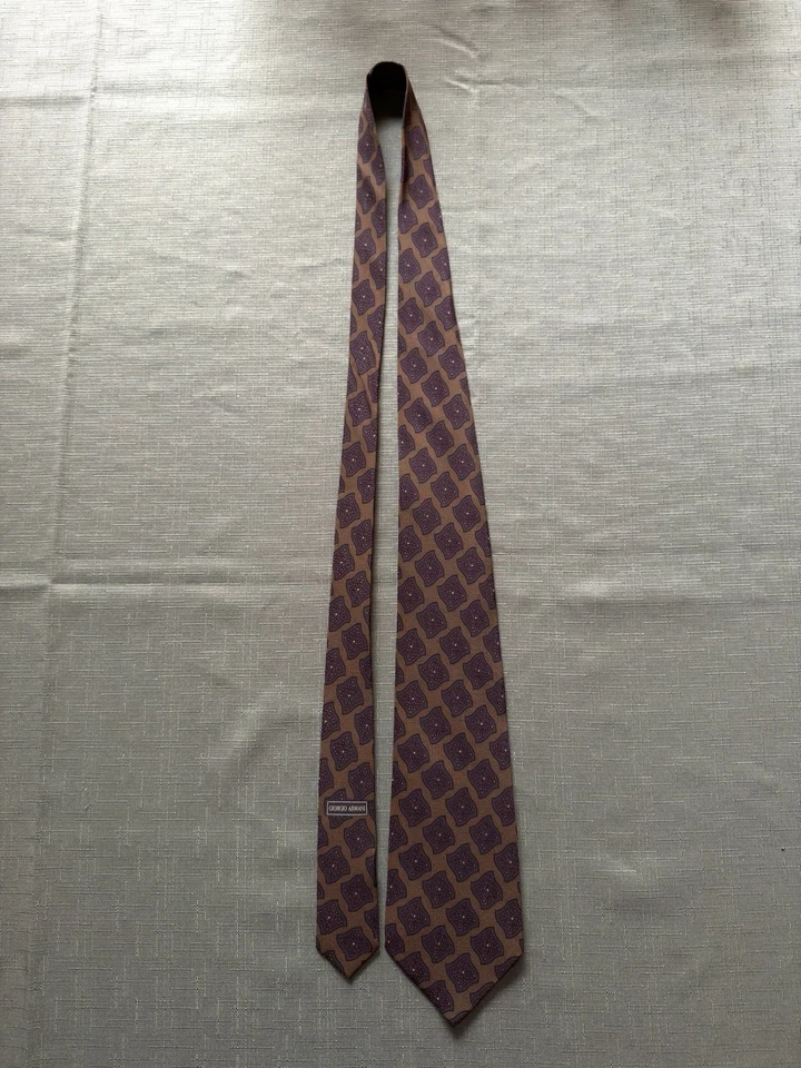 Vintage Giorgio Armani Cravatte Brown Medallion 100% Silk Tie 3.75" x 56" - Image 2 of 4