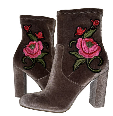 STEVE MADDEN NEW Edition Gray Velvet Rose Embroidered Fitted Bootie Boots sz 8.5