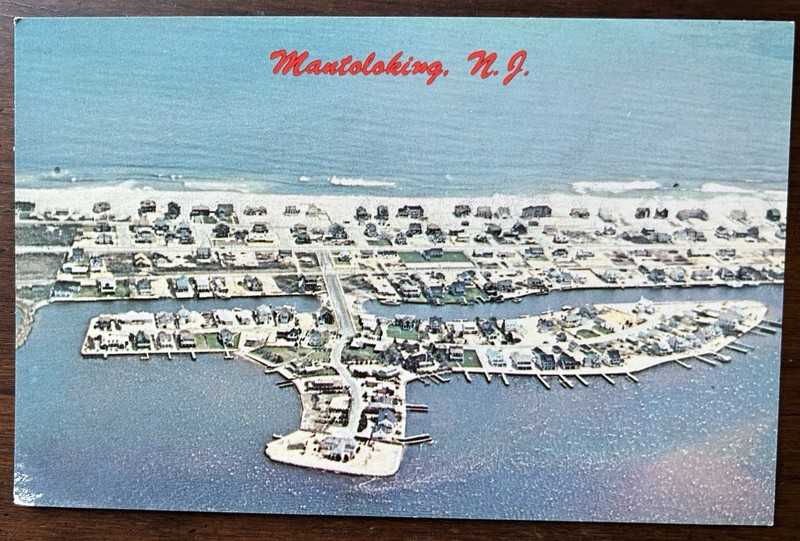 MANTOLOKING, NJ NEW JERSEY~Aerial View~Houses & Docks~Unused Postcard