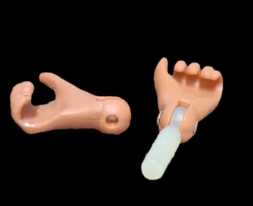 Vaman Action Man 1/6 Scale Atomic man Hands - Picture 2 of 3