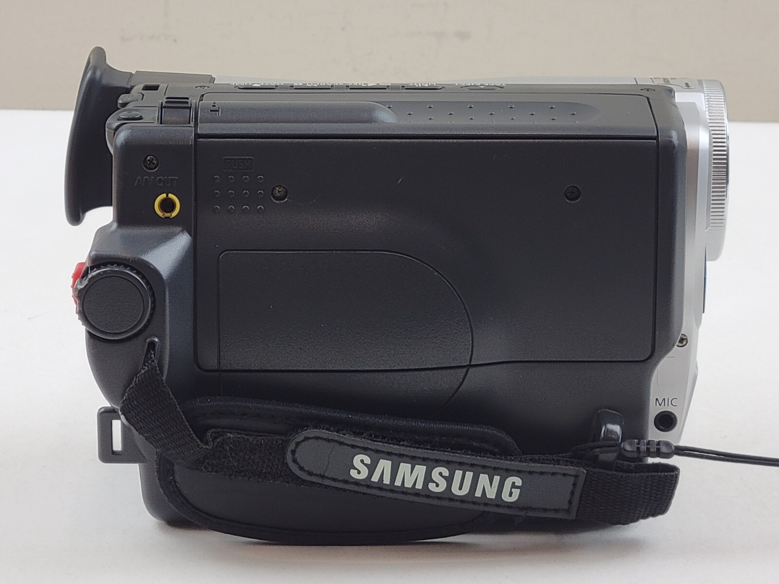 Samsung SCL906 Hi8 NTSC 8mm Tape Video Camera Camcorder NO CHARGER
