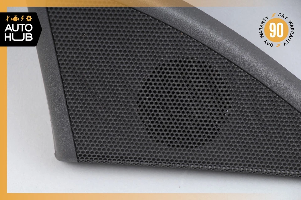 01-04 Mercedes W203 C32 AMG C230 Puerta de pasajero derecho Tweeter Altavoz Cubierta OEM Foto 3 de 4