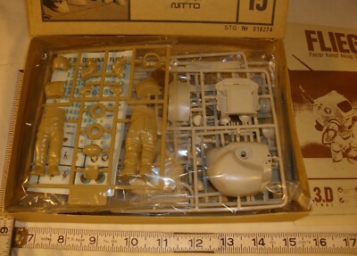NITTO SF3D ORIGINAL FLIEGE PANZER SPACE SUIT SCI FI MODEL KIT 1/20