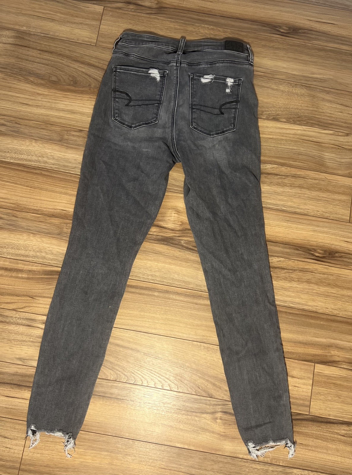 American Eagle Jeans Women's Size 8 Gray Next Level Stretch Distressed Pockets image 3