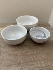 Chic & Tonic Set Of 3 Nesting Bowls Ceramic White Gray Marble Kitchen Condiments