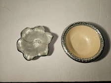 VINTAGE PAIR OF JULIA KNIGHT PETITE BOWLS SIGNED