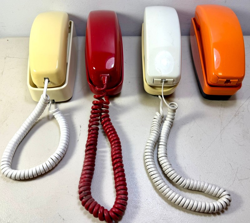 Lot Of  4 Vintage Slim Telephones (GTE,AT&T,WestrnElec) for Parts or Repair #851