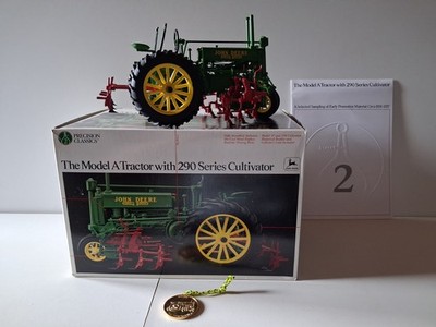 Ertl - 5633 - 1:16 - John Deere 290 Series Cultivator + Urkunde+ Medaille- OVP
