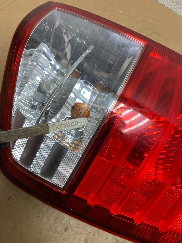 Luz trasera lateral izquierda para conductor Kia Sedona 2007 a 2010 OEM V5803 DW Foto 4 de 4