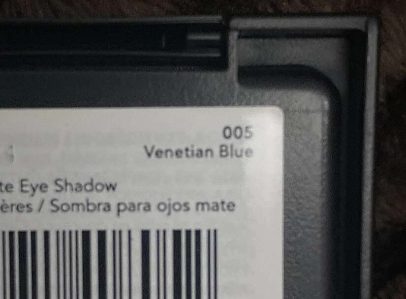 Revlon Matte Single Eyeshadow In Venetian Blue #005 SEALED - Image 4 of 4