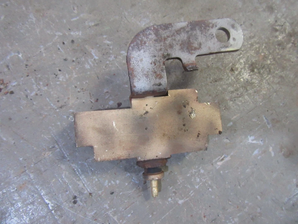 Pontiac Tempest Lemans 1970 freno de tambor coche línea de freno divisor válvula de parte Foto 3 de 3