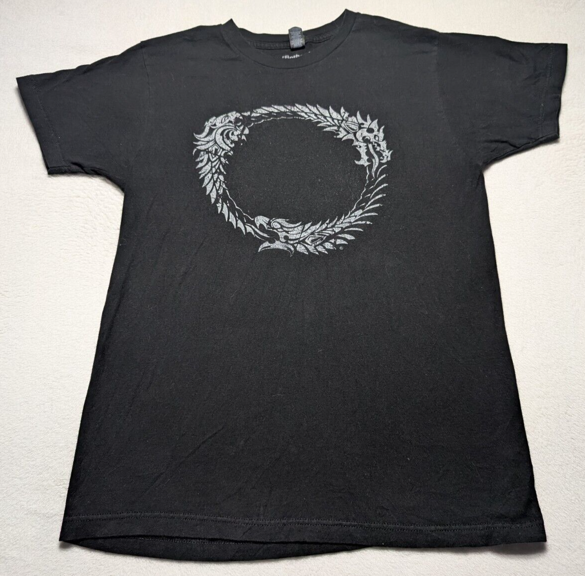 トップス IDEASWAM OUROBOROS LOGO TEE トップス IDEASWAM OUROBOROS LOGO TEE OUROBOROS LOGO TEE (Black