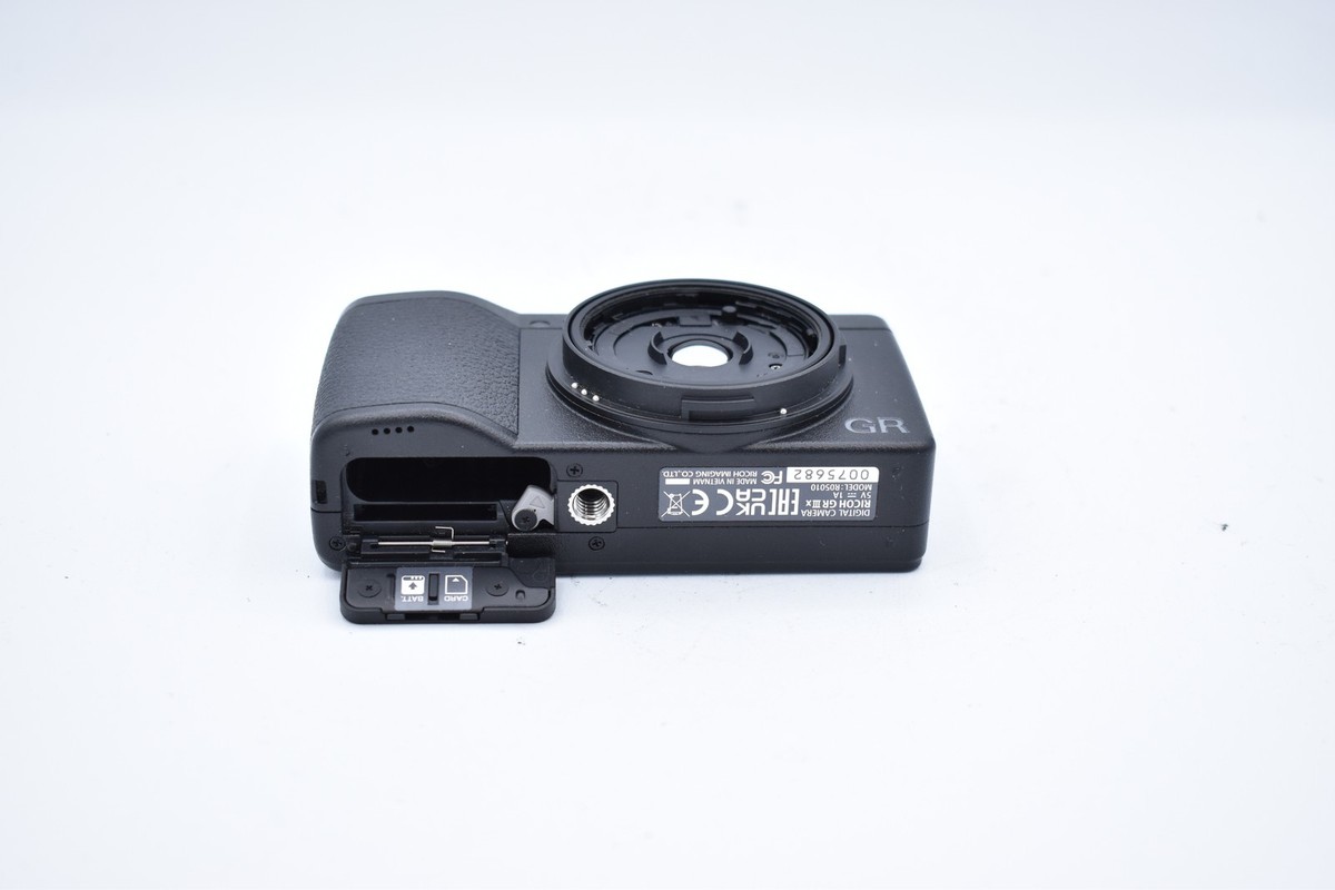 Ricoh GR IIIx Digital Camera with 26.1mm f/2.8 Lens, Black {24.2MP