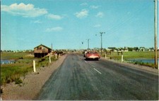 Wells ME postcard MILE ROAD MAIN ROAD INTO WELLS BEACH WITH CAR j/26 BK7185