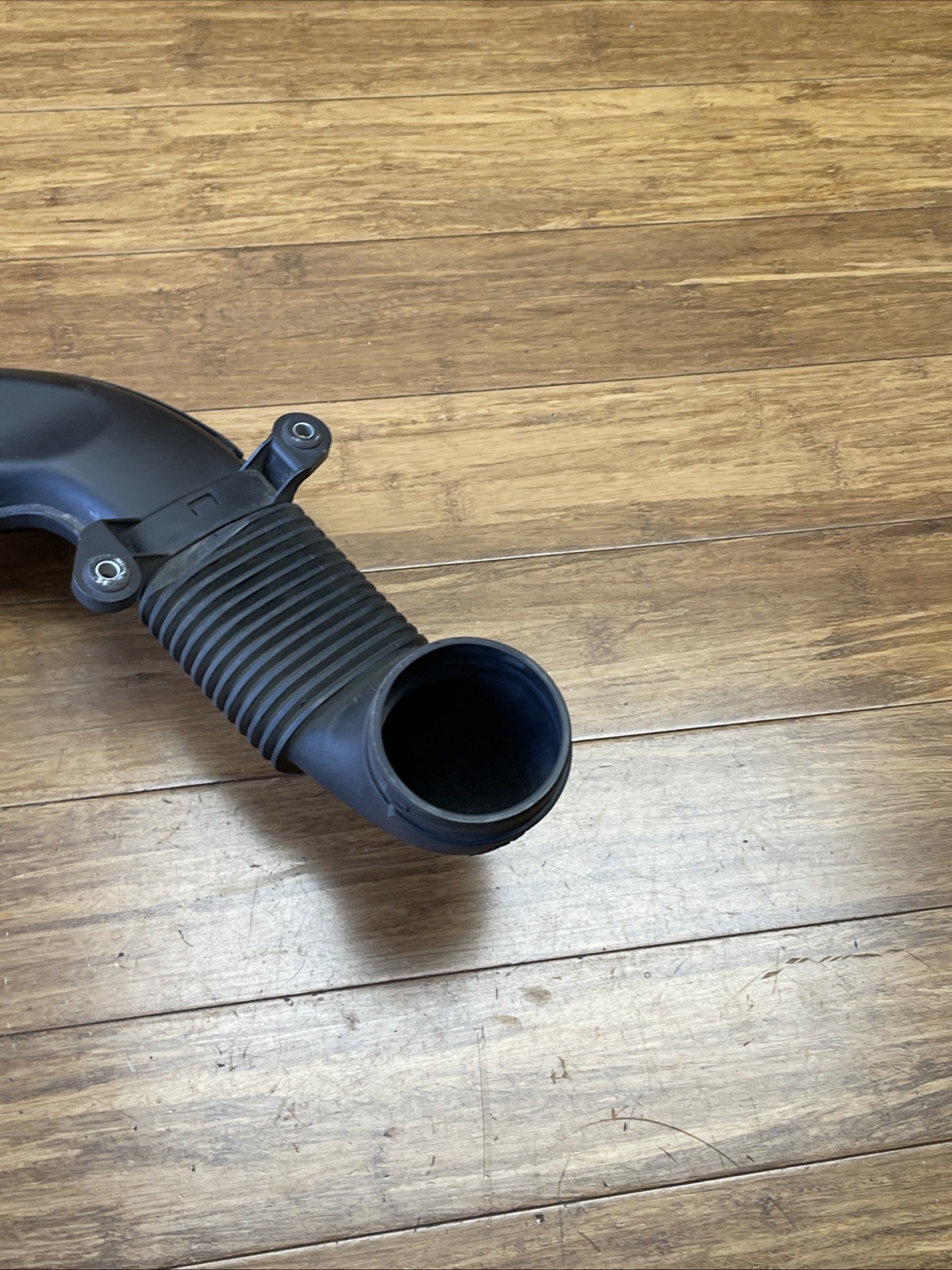 2014-2020 BMW i8 I12 1.5L Engine Air Cleaner Intake Hose Duct Pipe 7649186  OEM