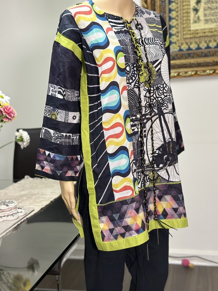 almirah kurti