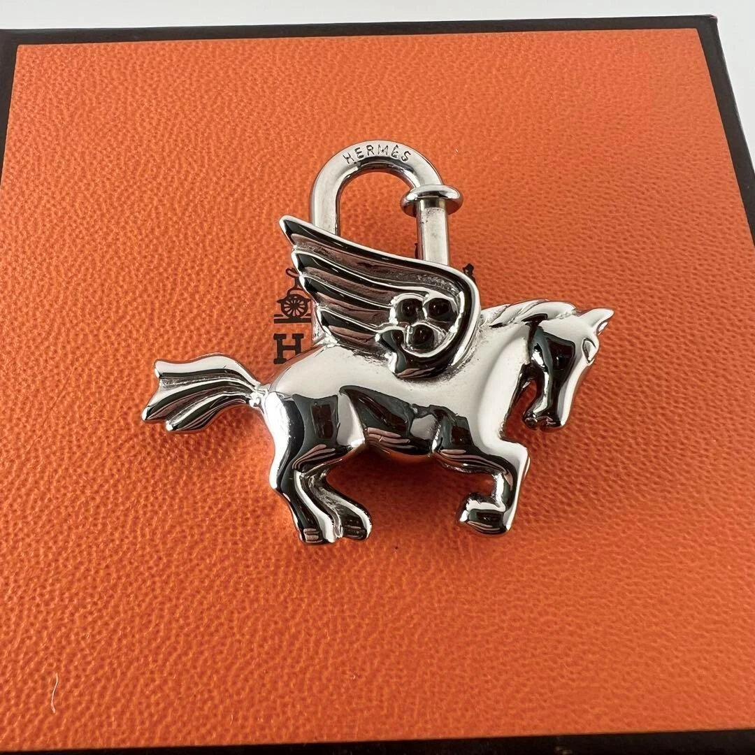 Hermès Pegasus Cadena Lock Charm