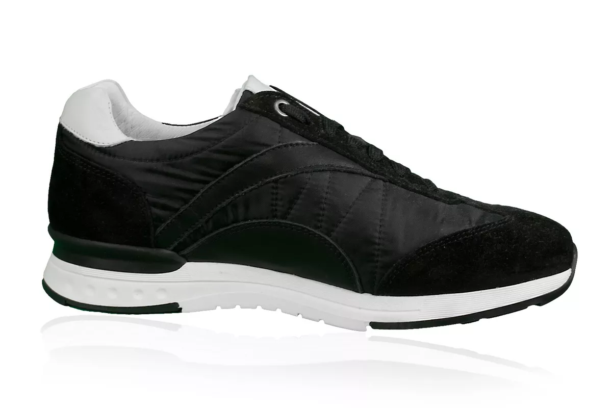 Sneakers full black sale