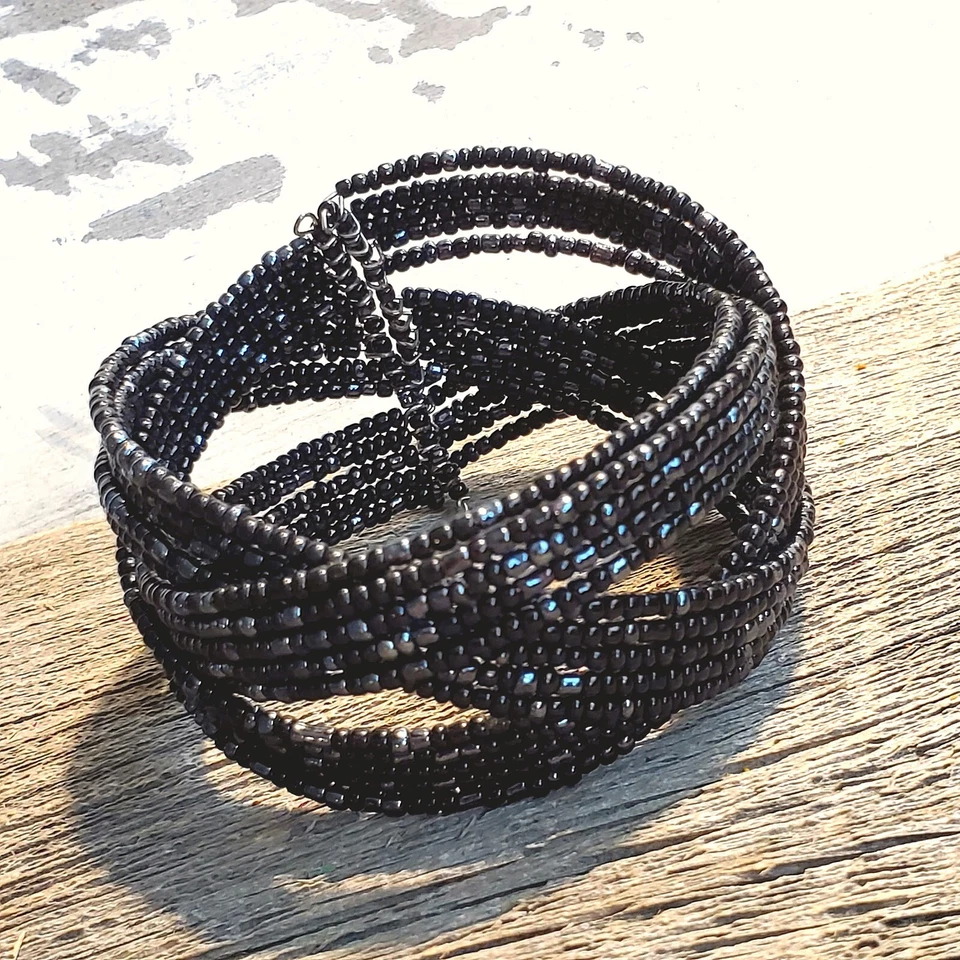 Solid Black Vintage Y2K 90s Striped Pretzel Memory Wire Cuff Bracelet - Image 3 of 4