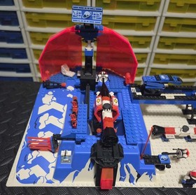 Lego Ice Station Odyssey (6983) Ice Planet 2002 Lot