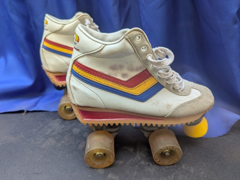 Authentic 1979 Vintage Free Former Rainbow Roller Skates Size 5
