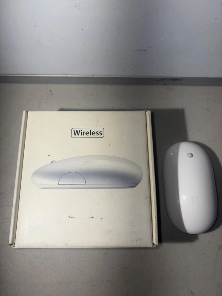 Apple A1197 (MA272LL/A) Wireless Bluetooth Mighty Mouse - Image 2 of 4