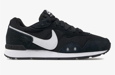 NIKE Sneakers Damen Venture Runner Größe 43, US 9,5 black schwarz neuwertig