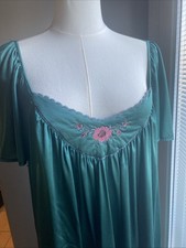 Vintage Vanity Fair Emerald Green Full Length Nightgown Flower Embroidery Sz XL