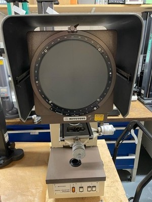 MITUTOYO PJ250 PROFILPROJEKTOR & ZUBEHÖR