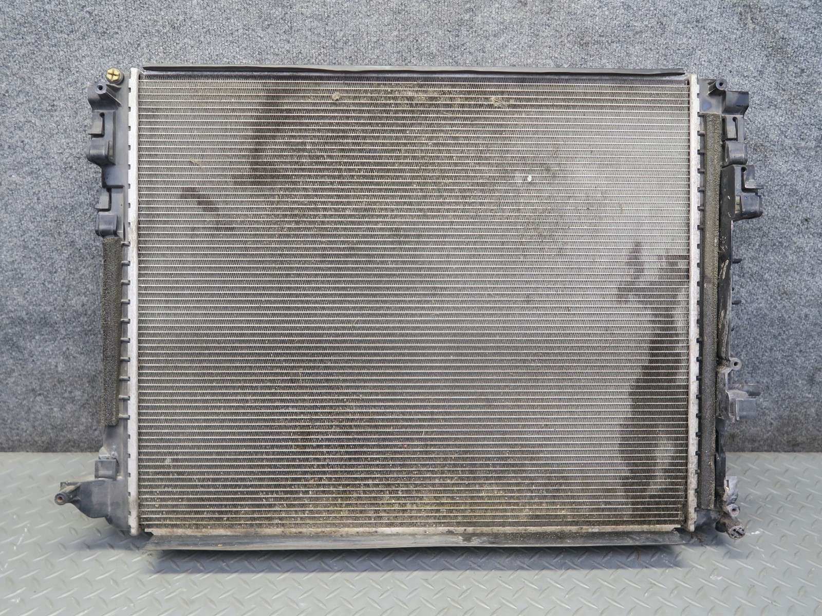 2017-2020 MASERATI LEVANTE M161 3.0L ENGINE COOLING RADIATOR 16485982