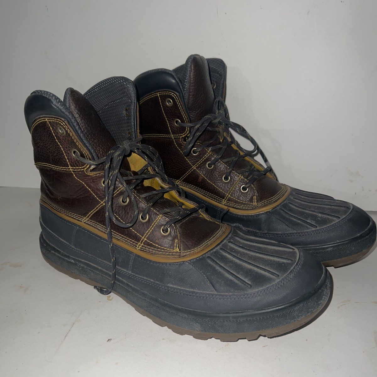size 12 men's nike acg boots