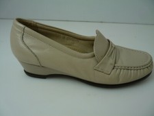 SAS tripad comfort USA shoe Beige slip on loafer penny moccassin Size 6.5M