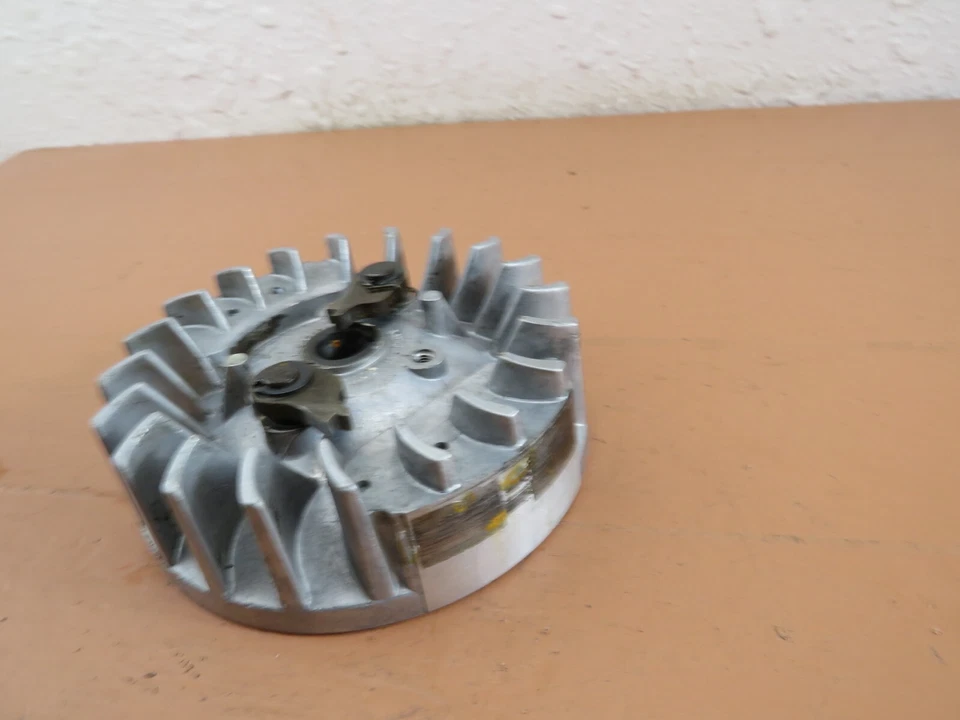 Motosierra Oleo Mac Olympic 251 OEM volante Foto 3 de 4