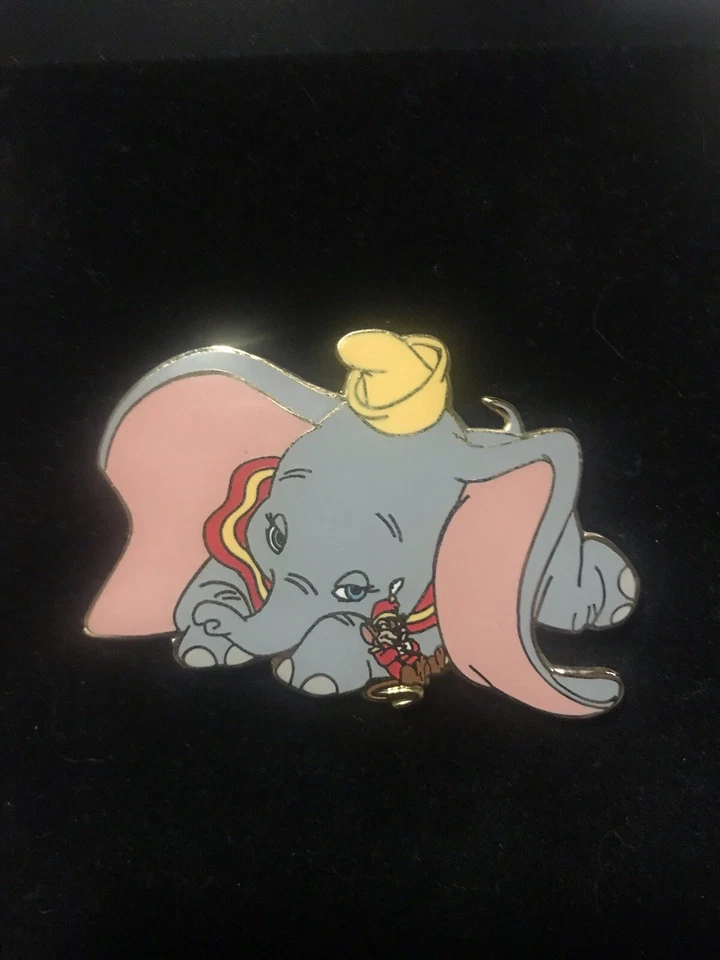 Prendedor Dumbo y Timothy Sleepy LE 500 Subastas Disney Foto 2 de 3