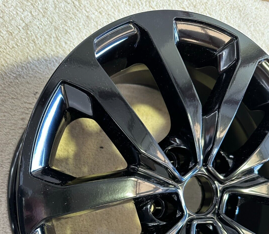 8201564005 Genuine Renault KADJAR Silver 7jx17 Alloy Wheel for  